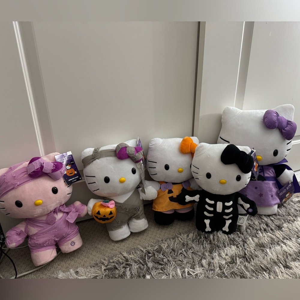 Hello kitty halloween steppers/greeter